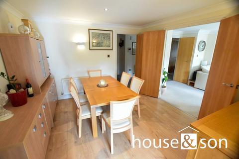 2 bedroom apartment for sale, Embassy Court, 26 Gervis Road, East Cliff, Bournemouth, BH1