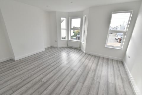 3 bedroom end of terrace house to rent, Trafalgar Road, Portslade