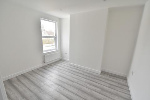 3 bedroom end of terrace house to rent, Trafalgar Road, Portslade