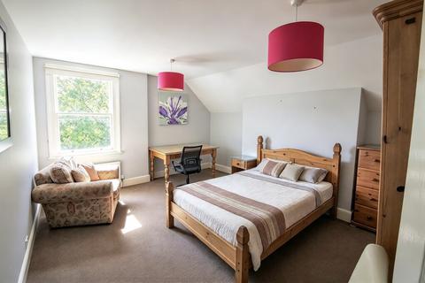 8 bedroom terraced house to rent, Queens Terrace, Exeter EX4