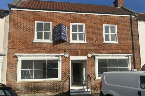 Retail property (high street) to rent, 10 Pavement York YO42 2AX
