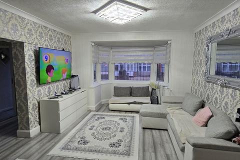3 bedroom semi-detached house for sale, Horns Road, Ilford IG6