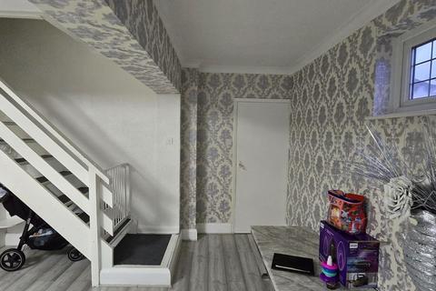 3 bedroom semi-detached house for sale, Horns Road, Ilford IG6