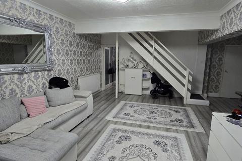 3 bedroom semi-detached house for sale, Horns Road, Ilford IG6