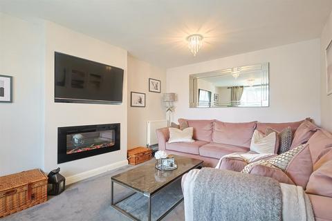 4 bedroom detached house for sale, Lowlands Road, Hullbridge SS5