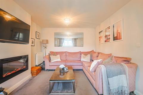4 bedroom detached house for sale, Lowlands Road, Hullbridge SS5