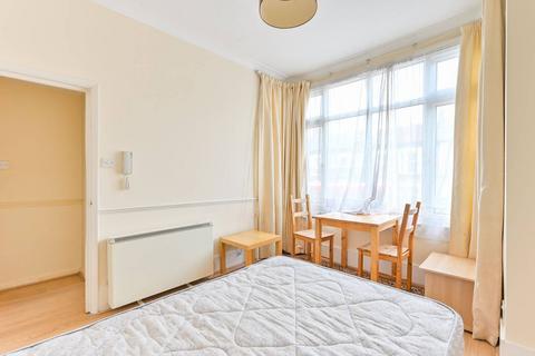 undefined, Fortis Green, East Finchley, London, N2