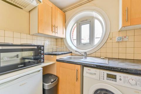 undefined, Fortis Green, East Finchley, London, N2