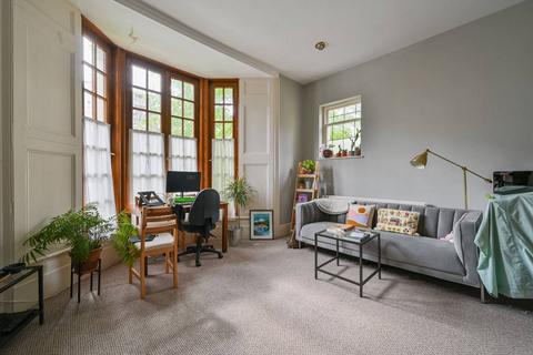 1 bedroom flat for sale, Isledon Road, Islington, London, N7