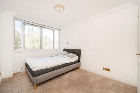 3 bedroom flat to rent, The Quadrangle, London W2