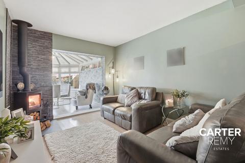 undefined, Highfield Gardens, Grays, RM16