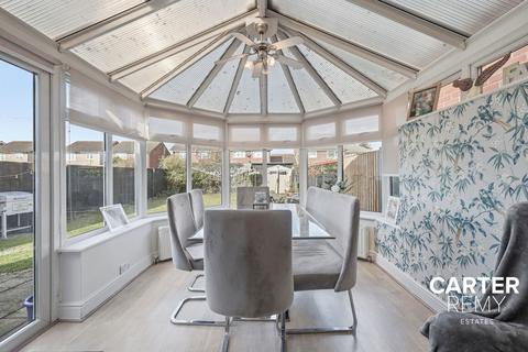 undefined, Highfield Gardens, Grays, RM16