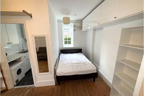 Studio to rent, Oakeshott Avenue,Highgate