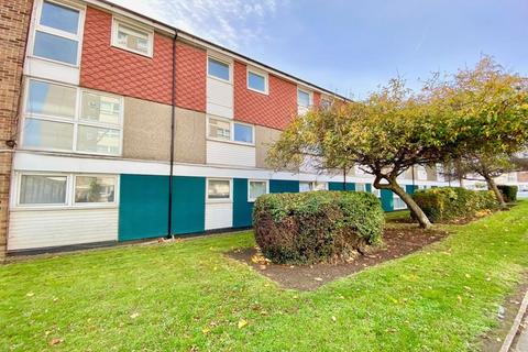 3 bedroom maisonette for sale, Sun Court, Erith
