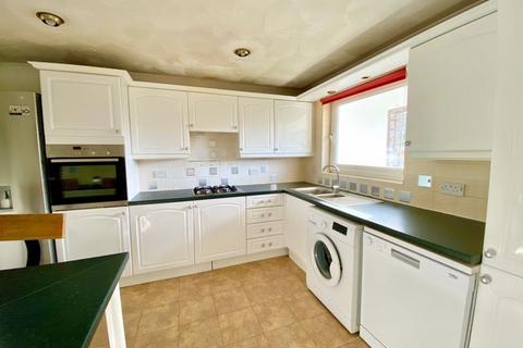 3 bedroom maisonette for sale, Sun Court, Erith