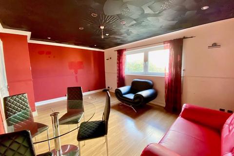 3 bedroom maisonette for sale, Sun Court, Erith