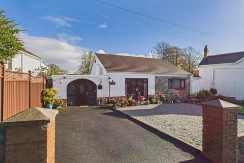 3 bedroom detached bungalow for sale, Heol y Felin, Pontyberem