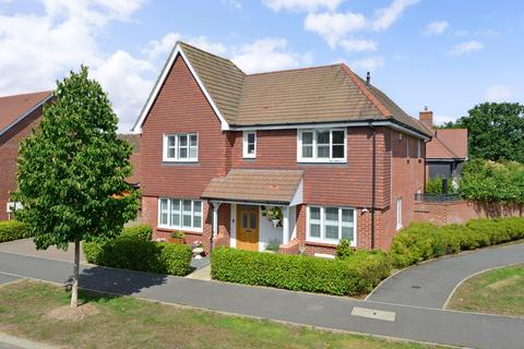 4 bedroom detached house for sale, Longhurst Avenue, Cranleigh, GU6