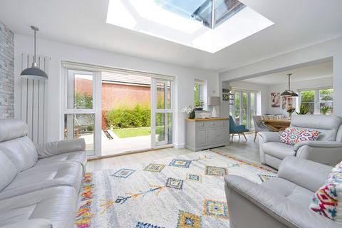 4 bedroom detached house for sale, Longhurst Avenue, Cranleigh, GU6