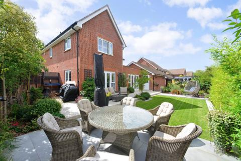 4 bedroom detached house for sale, Longhurst Avenue, Cranleigh, GU6