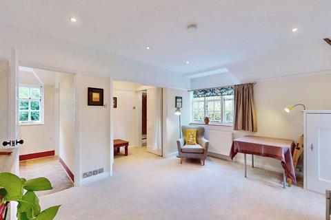 undefined, Erskine Hill, Hampstead Garden Suburb, NW11