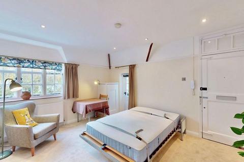 undefined, Erskine Hill, Hampstead Garden Suburb, NW11
