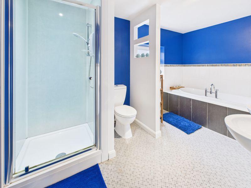 Bath & Shower Room