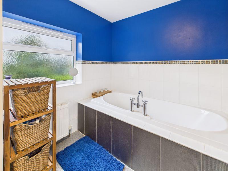 Bath & Shower Room