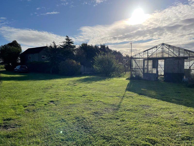 Gardens & Greenhouse