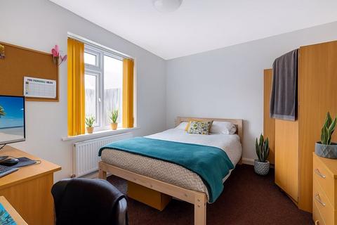 6 bedroom terraced house to rent, Craddock Road, Canterbury CT1