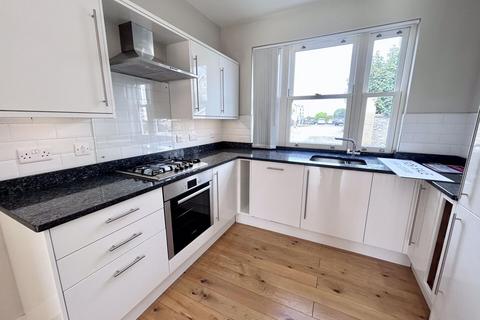 4 bedroom terraced house to rent, The Strand, Ryde