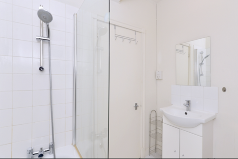 2 bedroom flat to rent, Fulham Road, London SW3