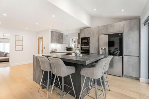 4 bedroom semi-detached house for sale, Cedar Avenue, High Wycombe HP15