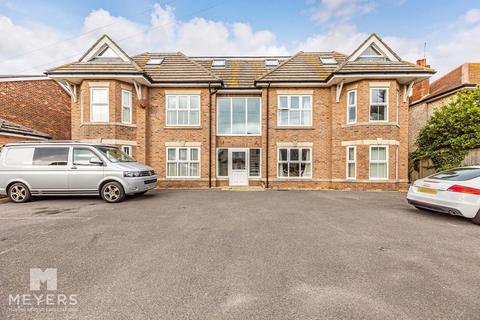 Twynham Road, Bournemouth, BH6 3