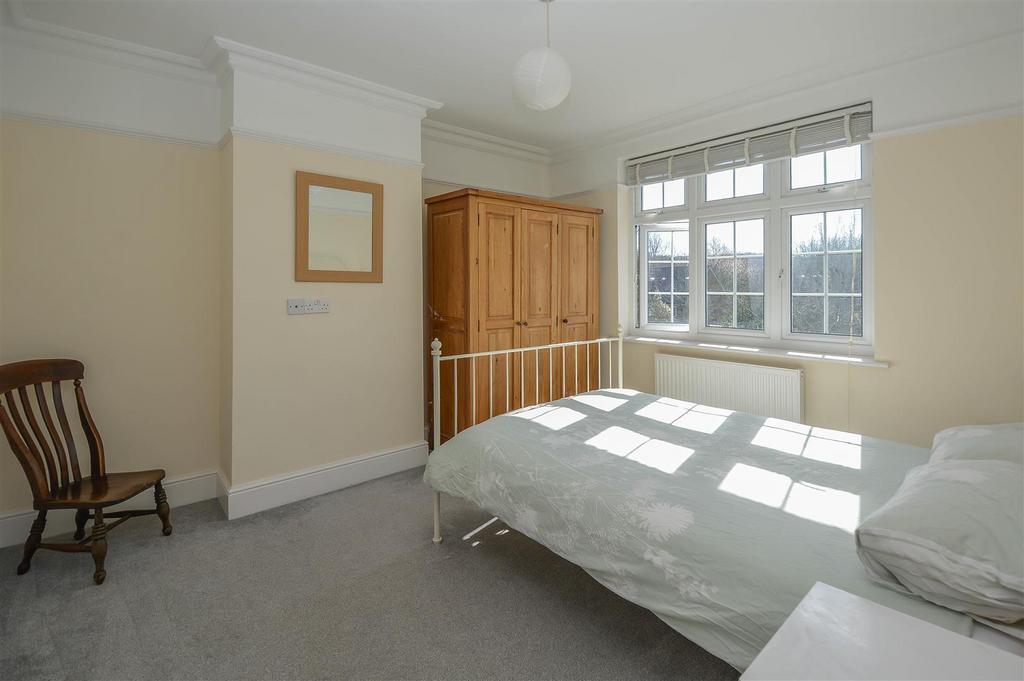 Bed 1.jpg