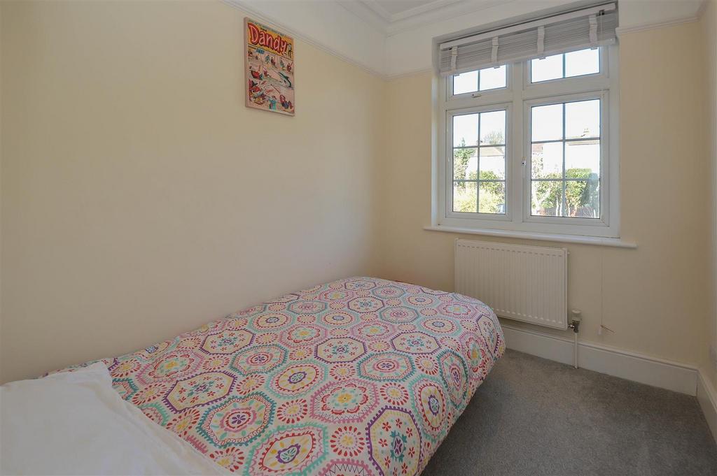Bed 2.jpg