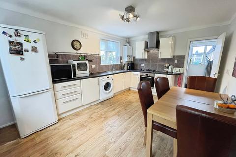 2 bedroom flat for sale, Holme Road, Didsbury, Manchester, M20