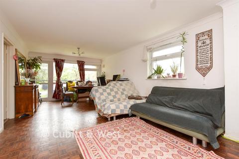 2 bedroom ground floor flat for sale, Shirley Road, Wallington, Surrey