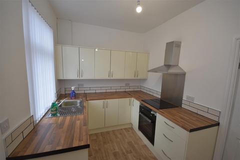 2 bedroom property to rent, Back Coronation Terrace