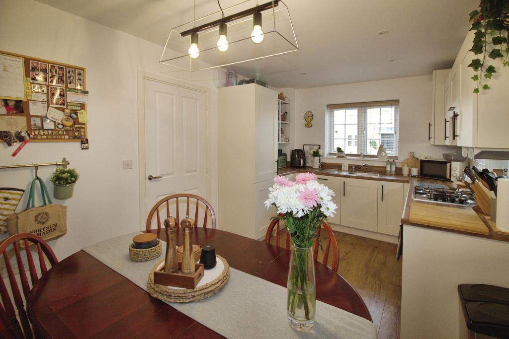 Kitchen Dining Area