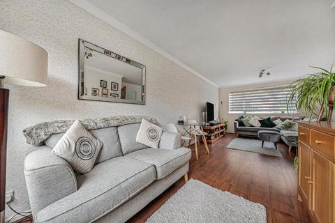 14 Arne Grove, Orpington, BR6 9TT