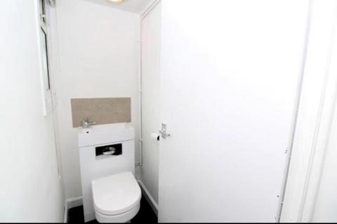 2 bedroom terraced house to rent, Windrush Way, Maidenhead SL6