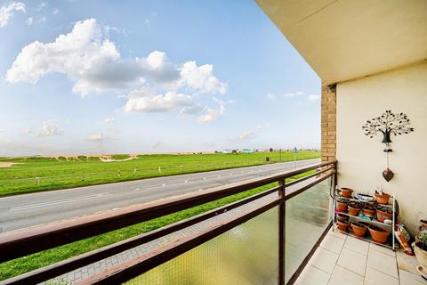 2 bedroom apartment for sale, Grand Parade, Littlestone, New Romney, Kent, TN28