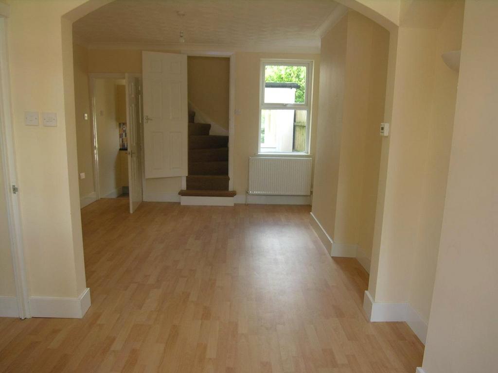 Lounge/Dining Area