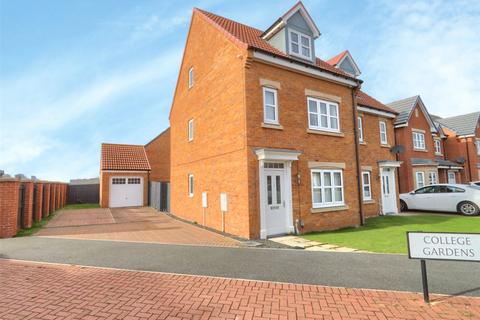 College Gardens, Redcar