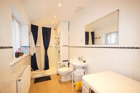 2 bedroom terraced house for sale, Gratton Road, Bedford, Bedfordshire, MK40