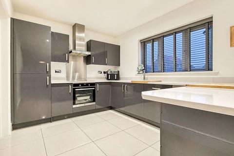 5 bedroom detached house for sale, Metcalf Drive , Cottingham HU16