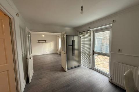 3 bedroom terraced house to rent, Newcastle upon Tyne NE4