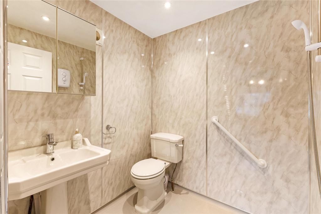 Bed 4 En Suite