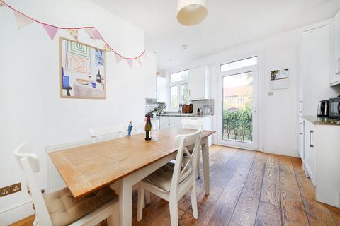 Beverstone Road, London SW2